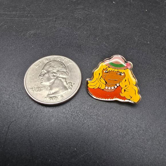 ET in Wig Movie Pin Vintage 1980s Extraterrestrial Pin E.T. - Picture 6 of 6